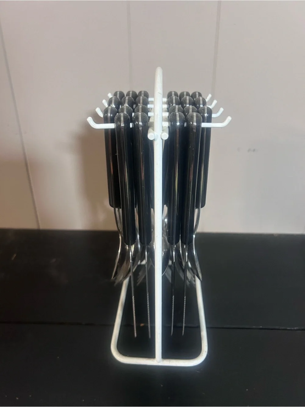 23 Pc Black Handle Stainless Flatware Set w/ Caddy Service for 4 Missing 1 Knife
